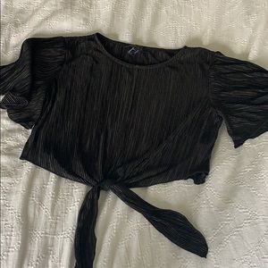 Black cropped short sleeve top